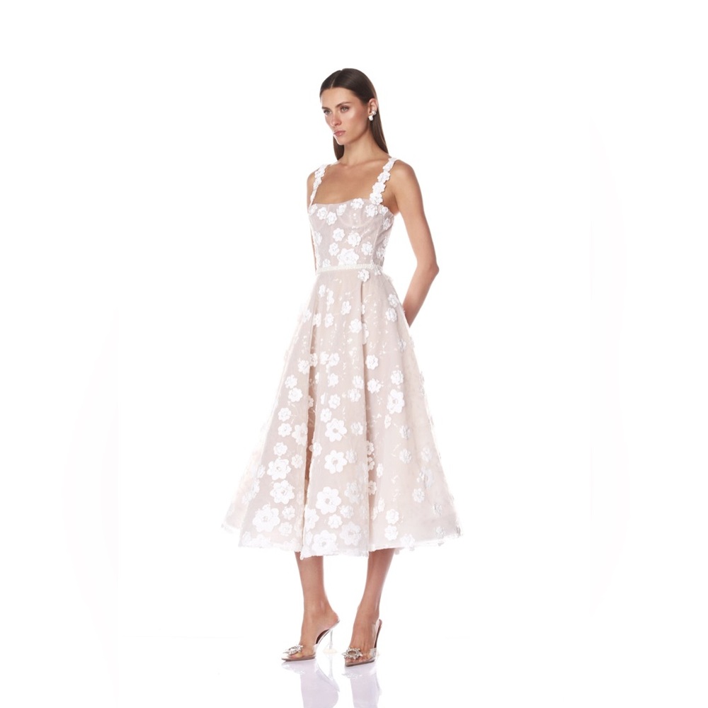NWOT BRONX AND BANCO Mademoiselle Embroidered White Floral Midi Bridal Dress - Picture 4 of 16